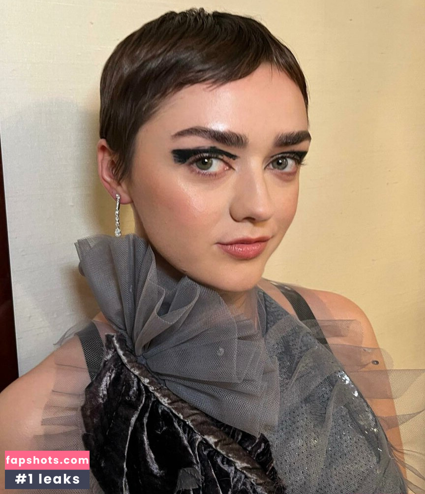 Maisie Williams gallery photo #937