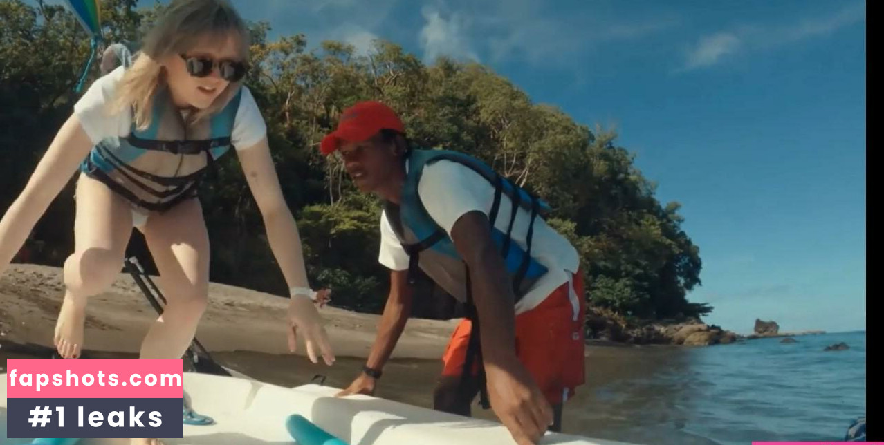 Maisie Williams gallery photo #959