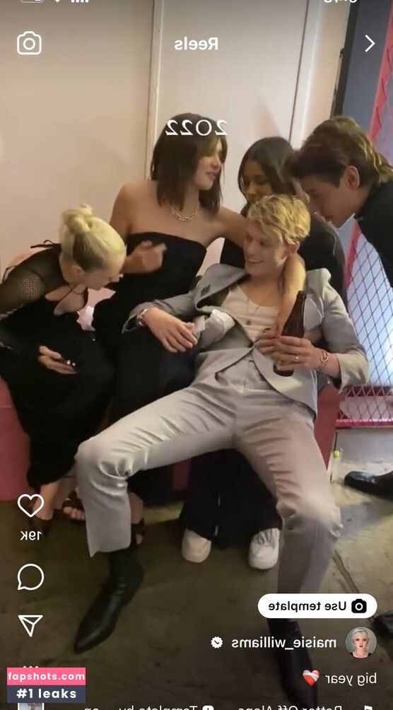 Maisie Williams gallery photo #975