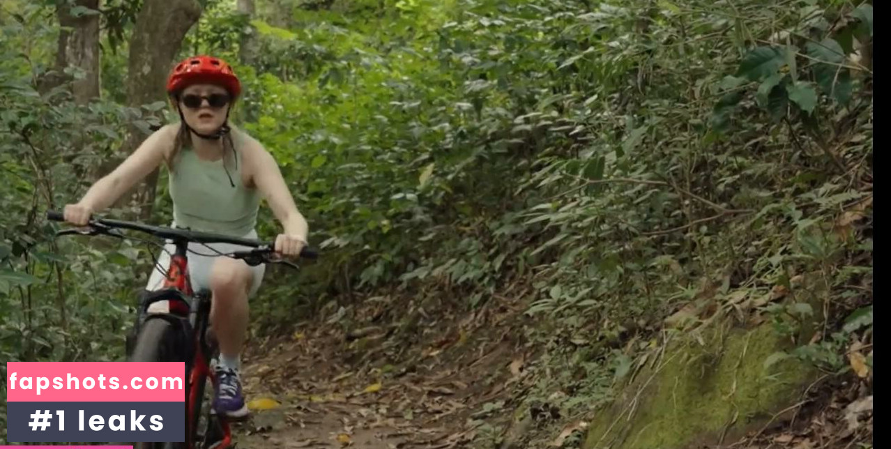 Maisie Williams gallery photo #977