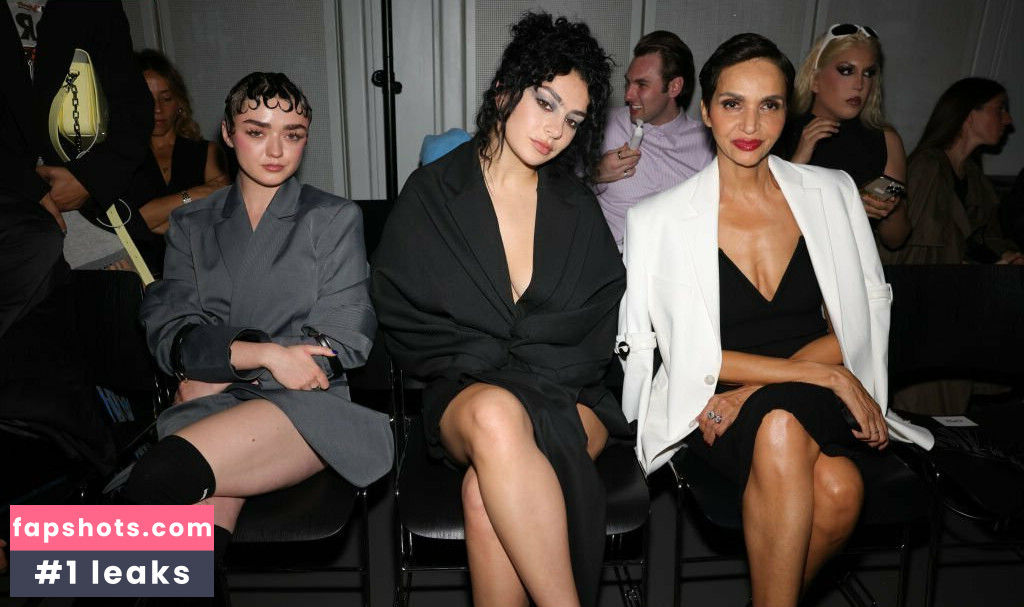 Maisie Williams gallery photo #997