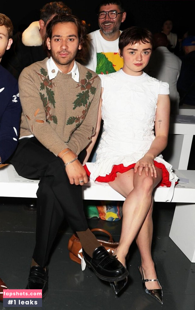 Maisie Williams gallery photo #1000