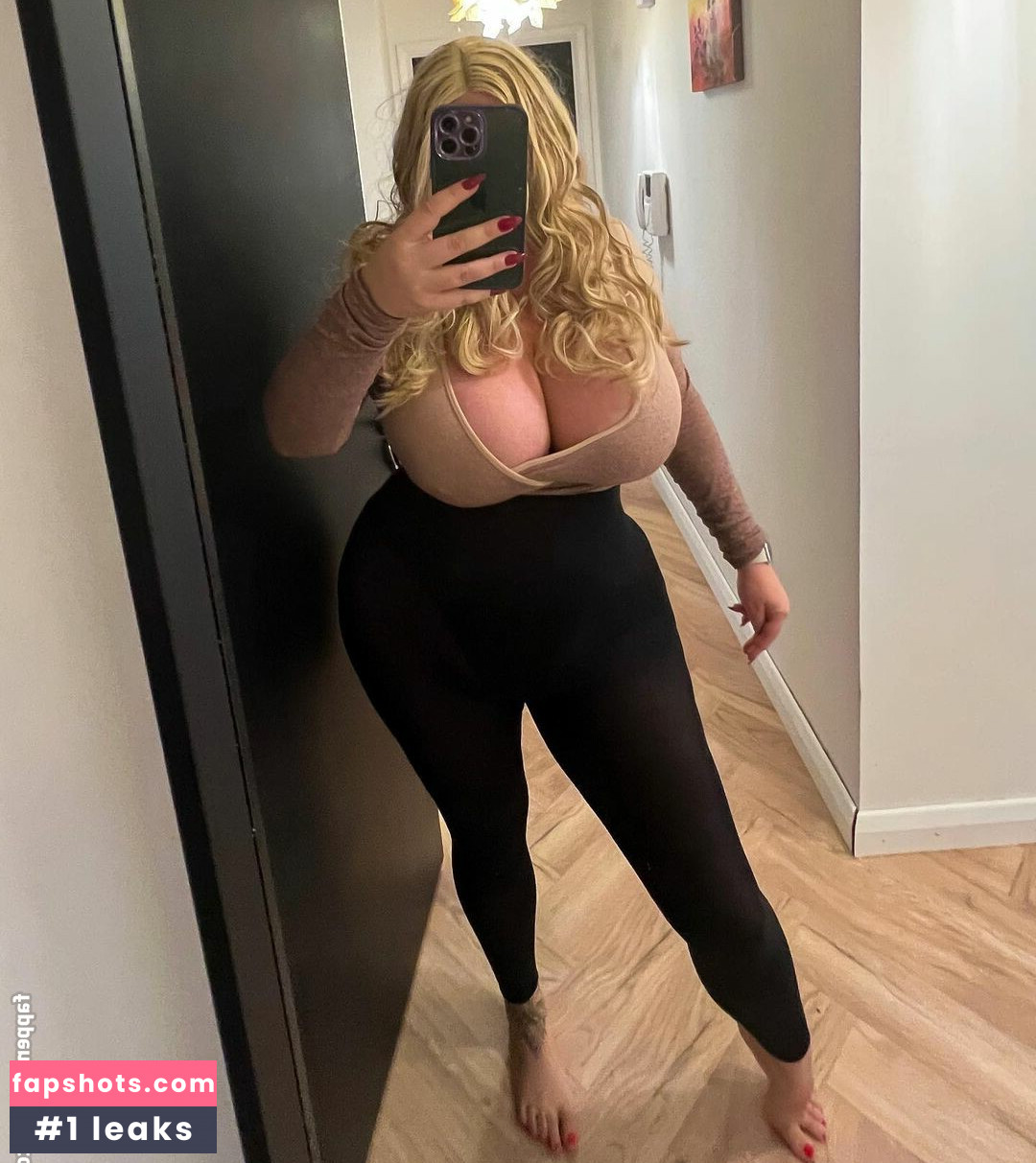 Maisy gallery photo #22