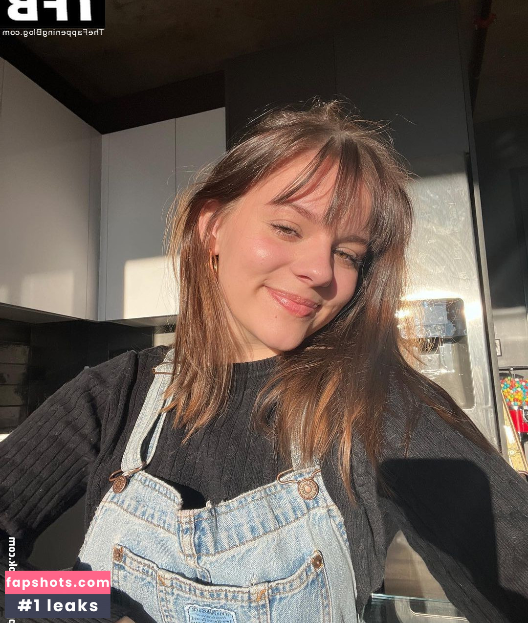 Maisy Stella nude babe gallery