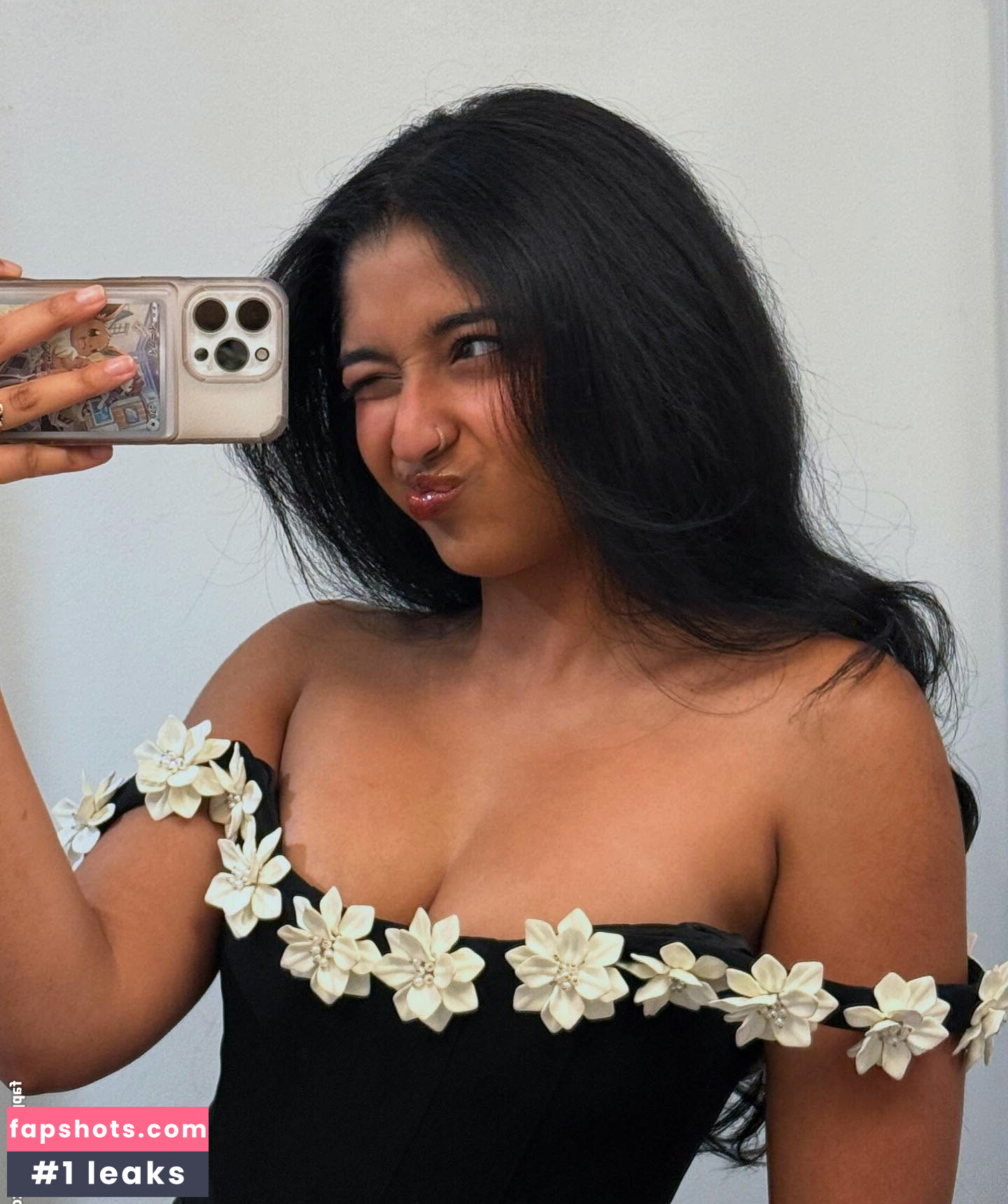 Maitreyi Ramakrishnan gallery photo #9