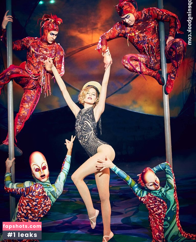 Maja Manczak gallery photo #5