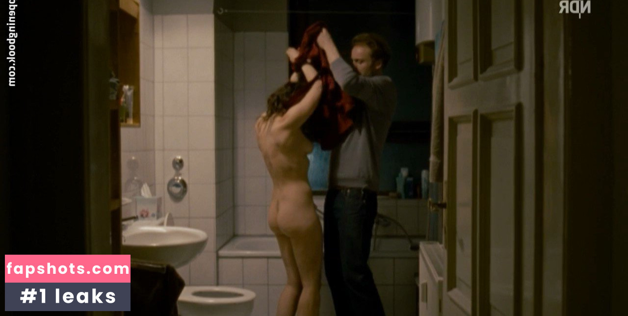 Maja Schöne gallery photo #10