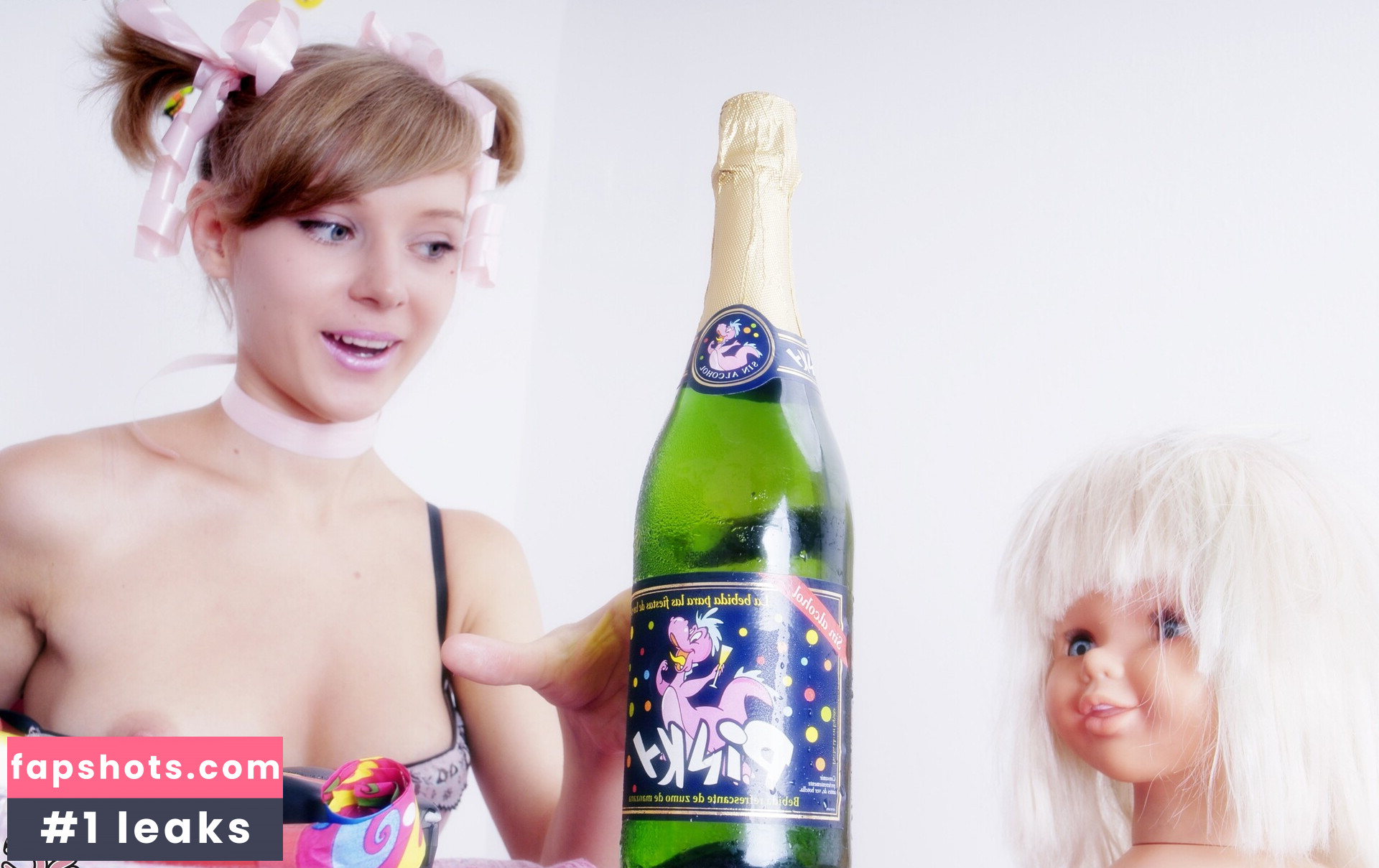 Majiya nude babe gallery