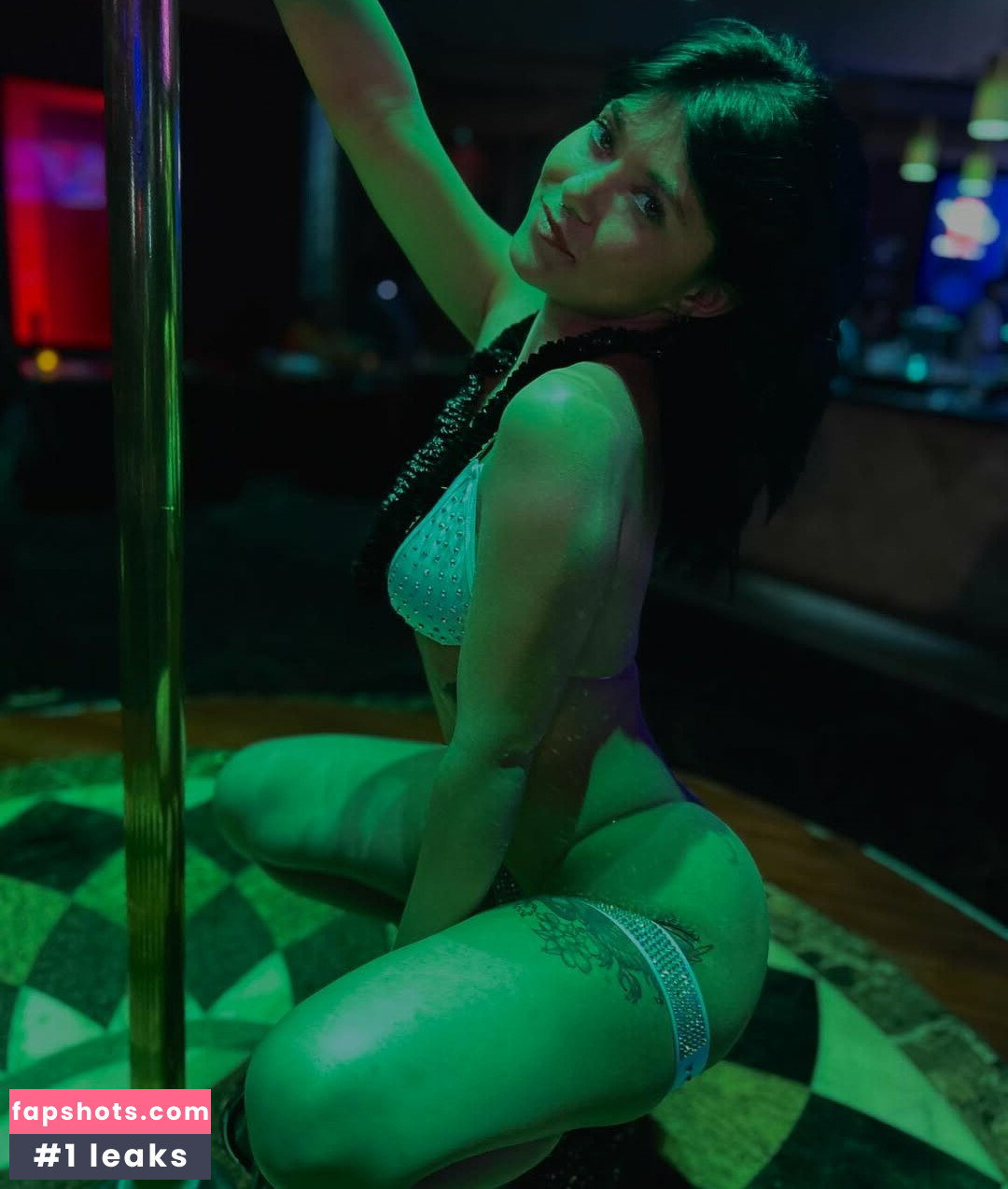 mak_mooney gallery photo #5