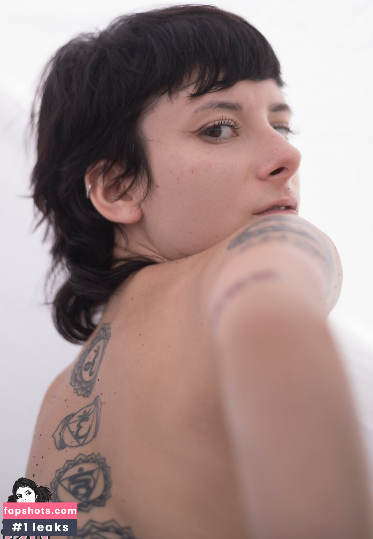 Makami gallery photo #12