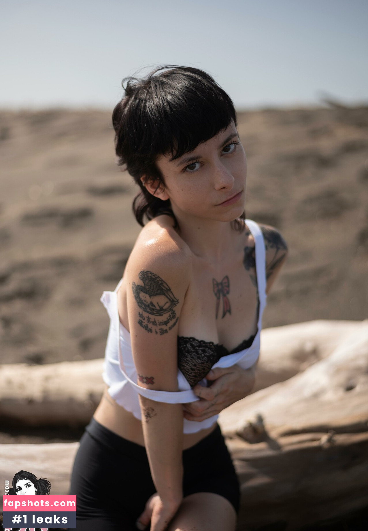 Makami gallery photo #17