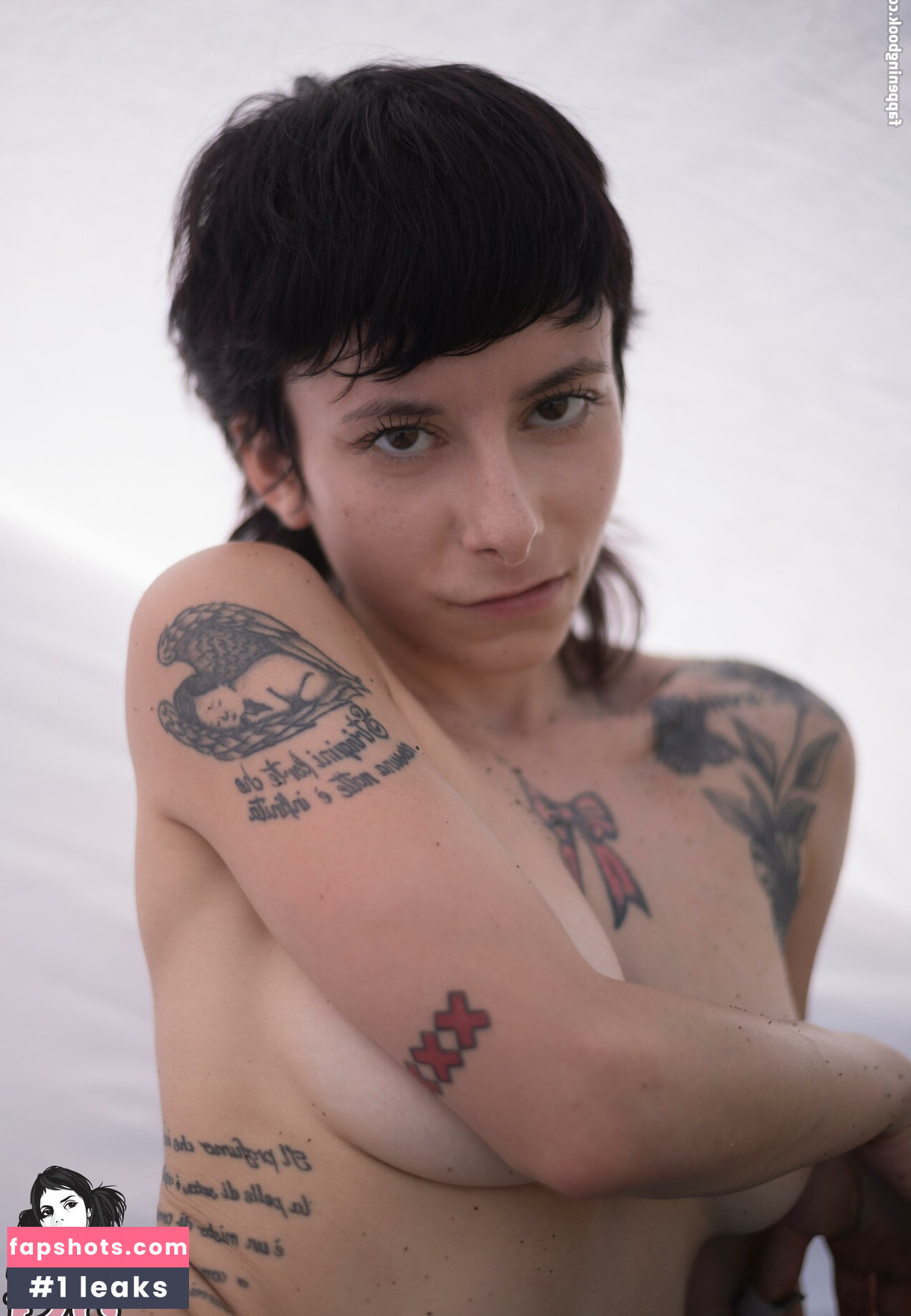 Makami gallery photo #26