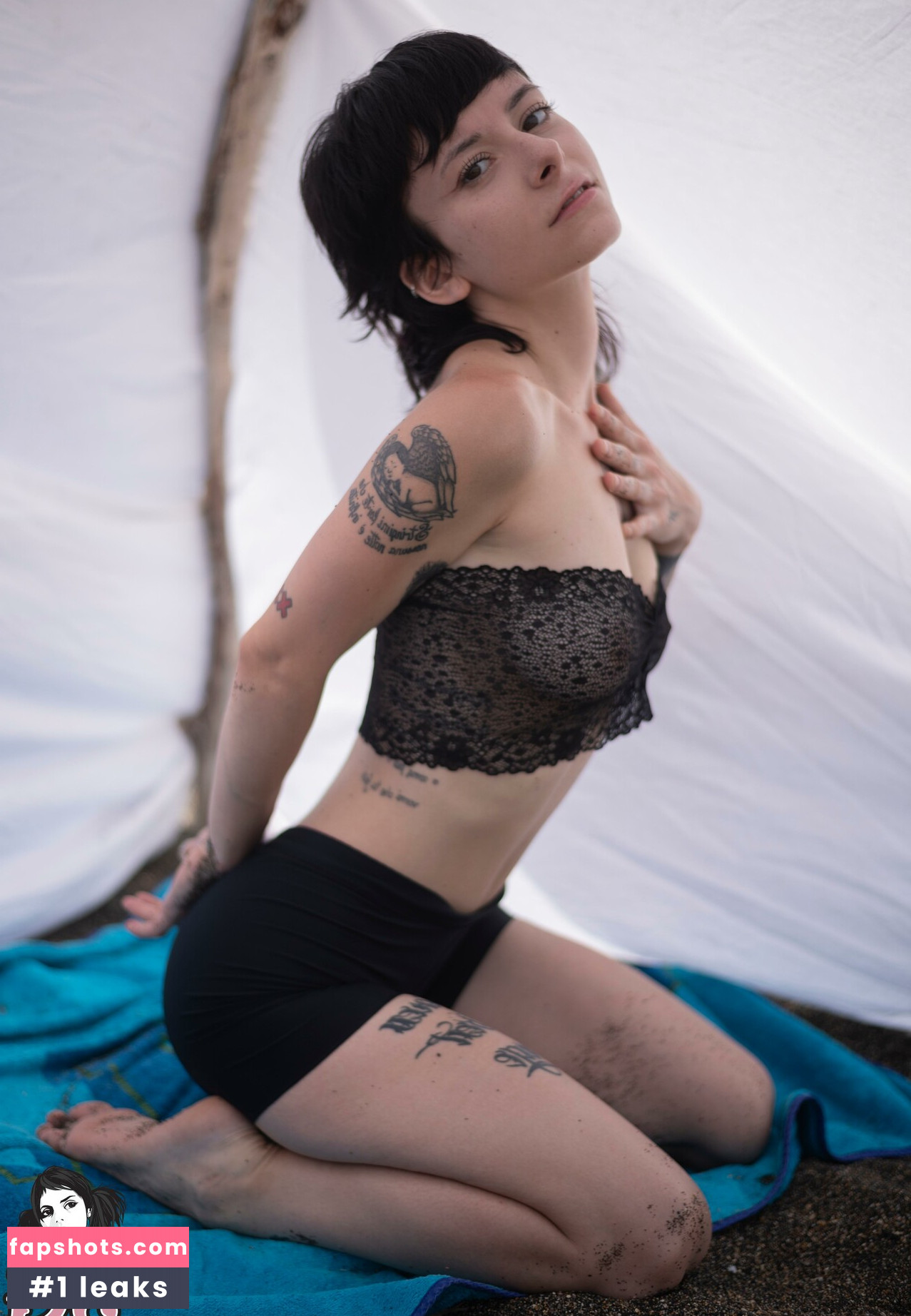 Makami gallery photo #7