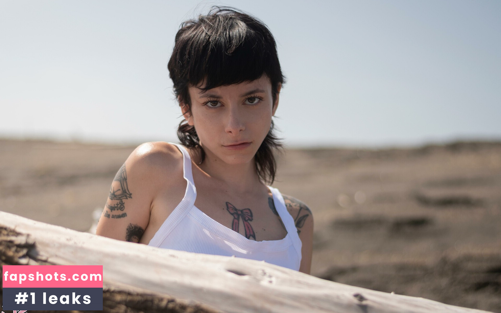 Makami gallery photo #8