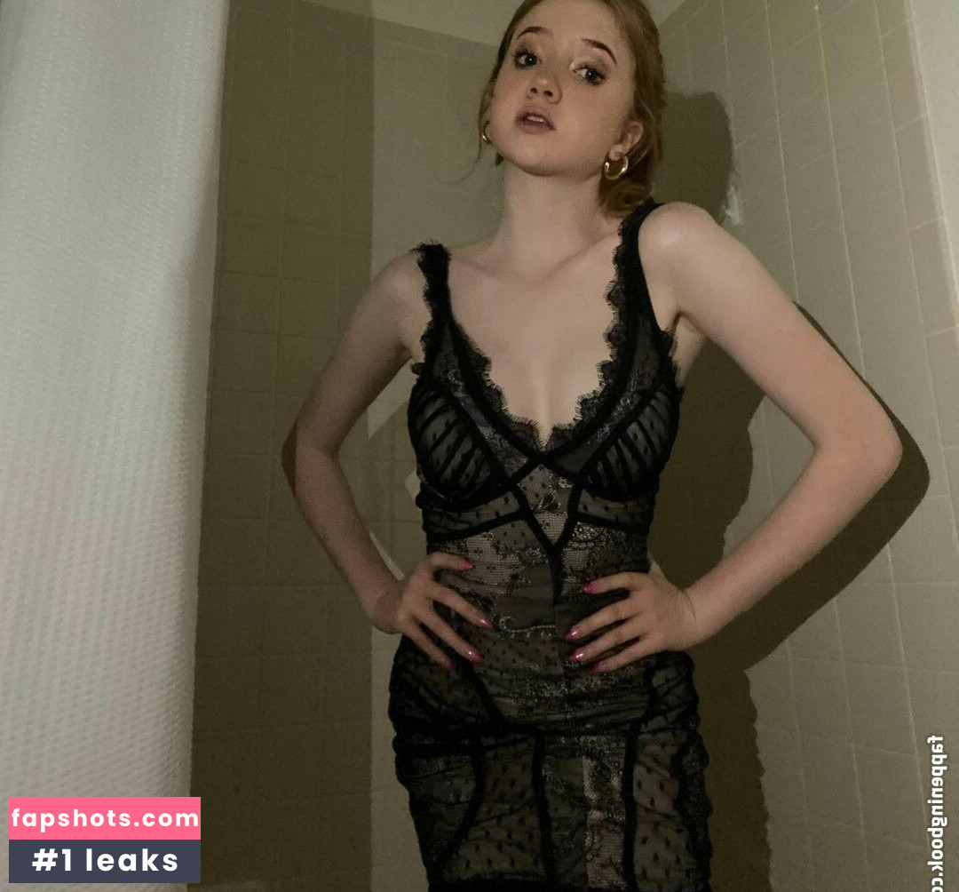 Makenna Kelly / Lifewithmak gallery photo #9