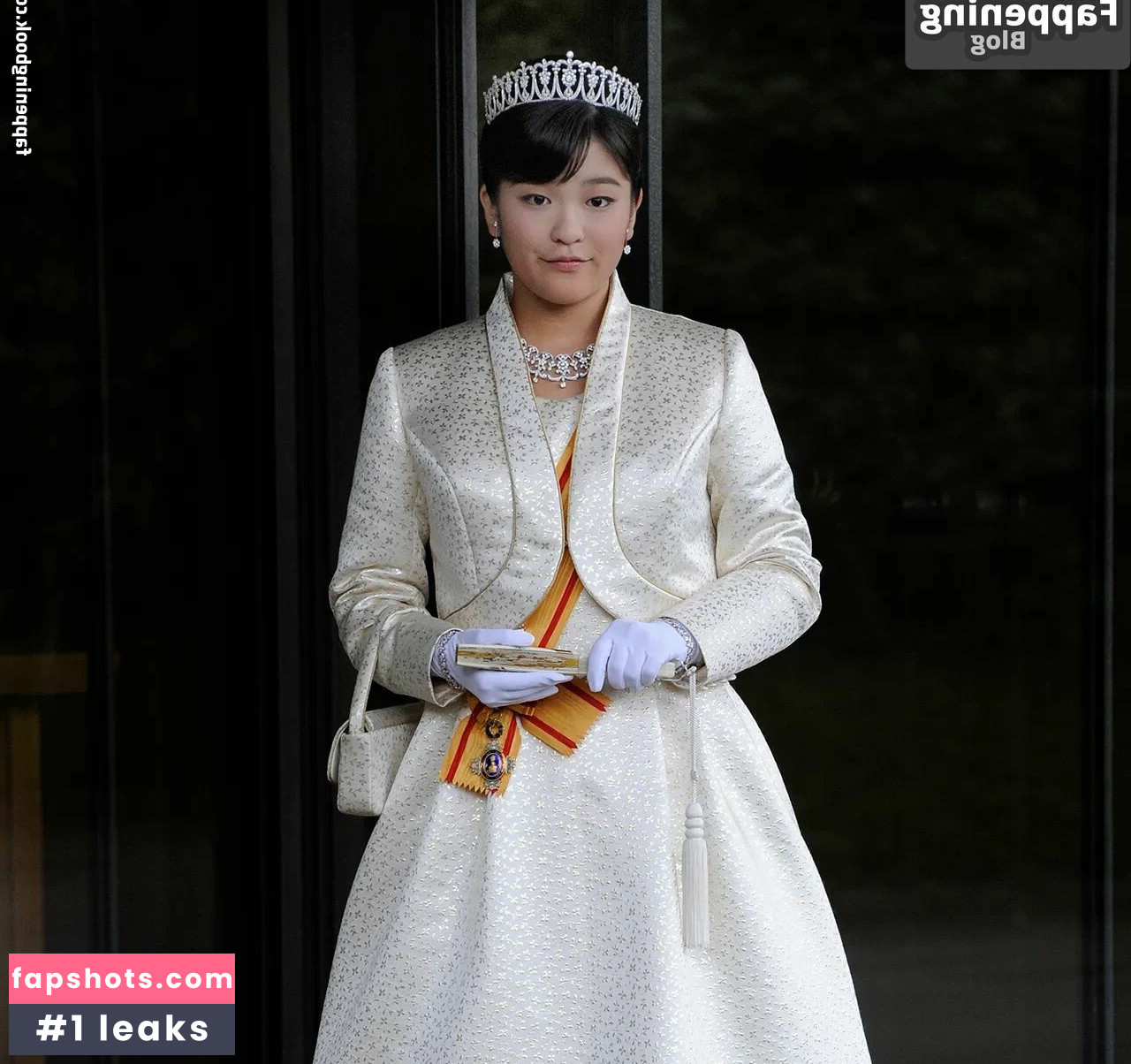 Mako Komuro gallery photo #4