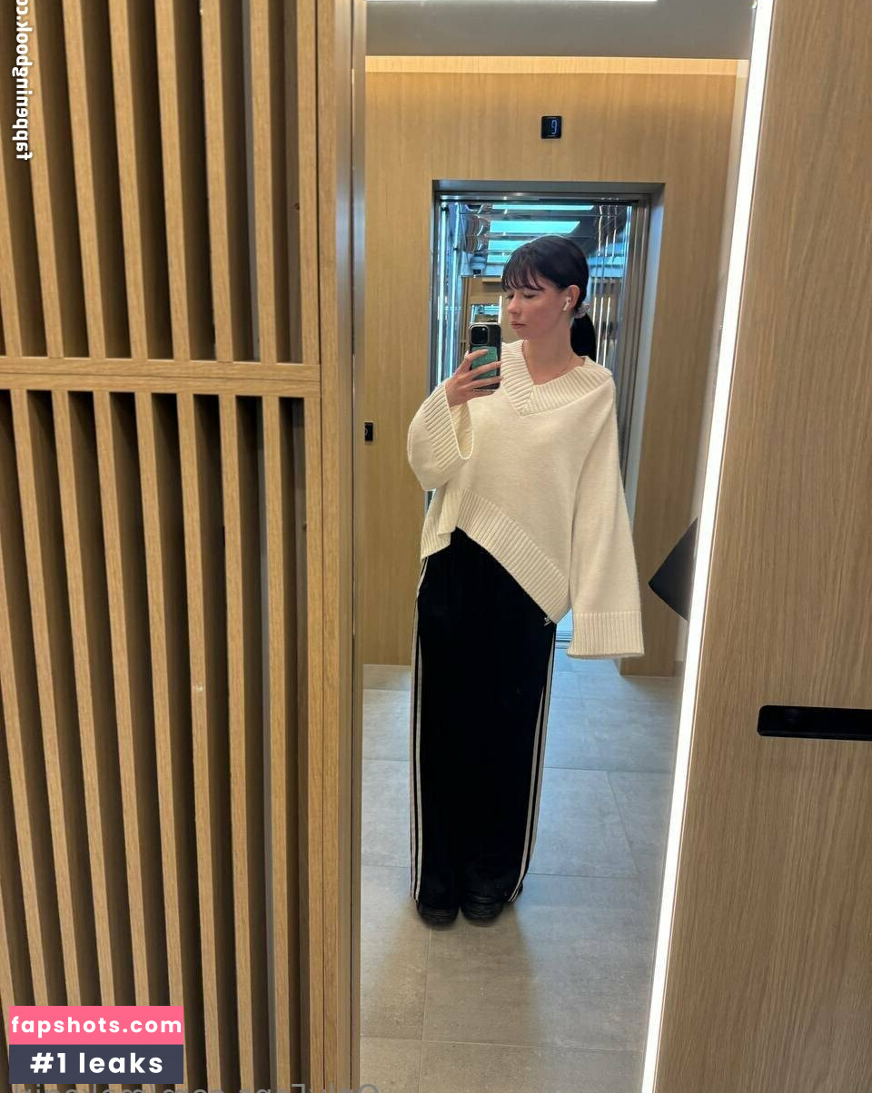 Makogirl Nude Leaks OnlyFans Photos #5 - LeakJerk