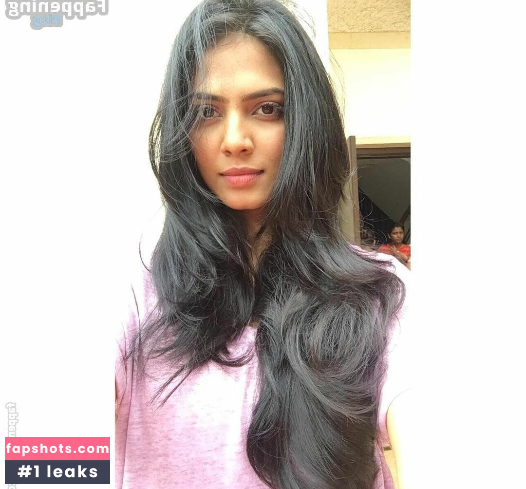Malavika Mohanan Nude Leaks OnlyFans Photos #34 - Fapshots
