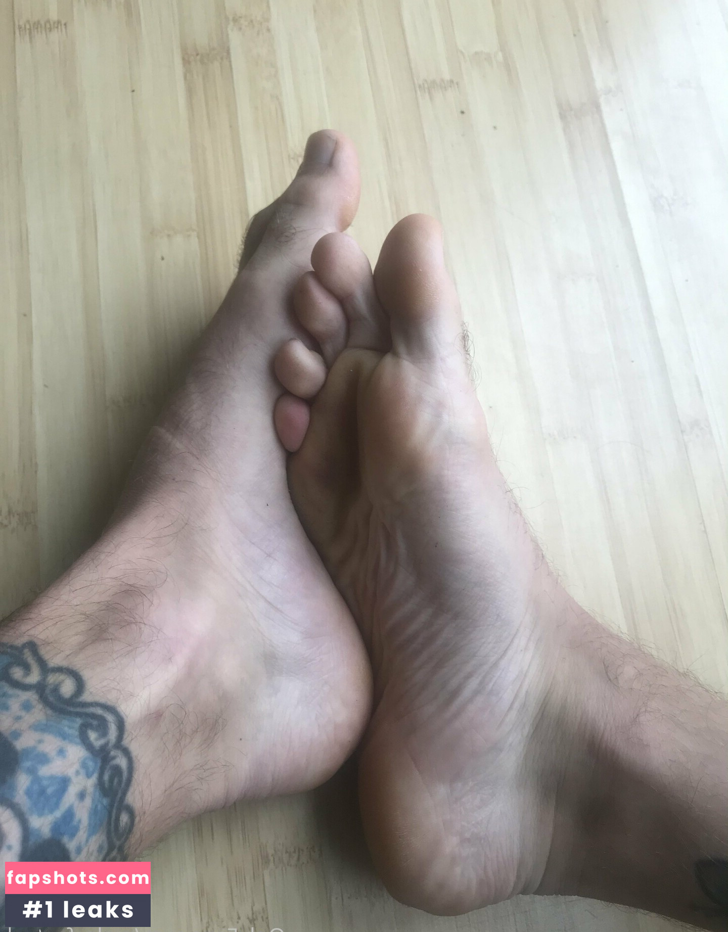 male_feet_uk gallery photo #5
