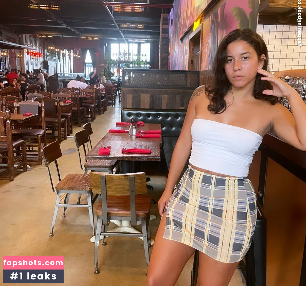 Maleni Cruz gallery photo #20