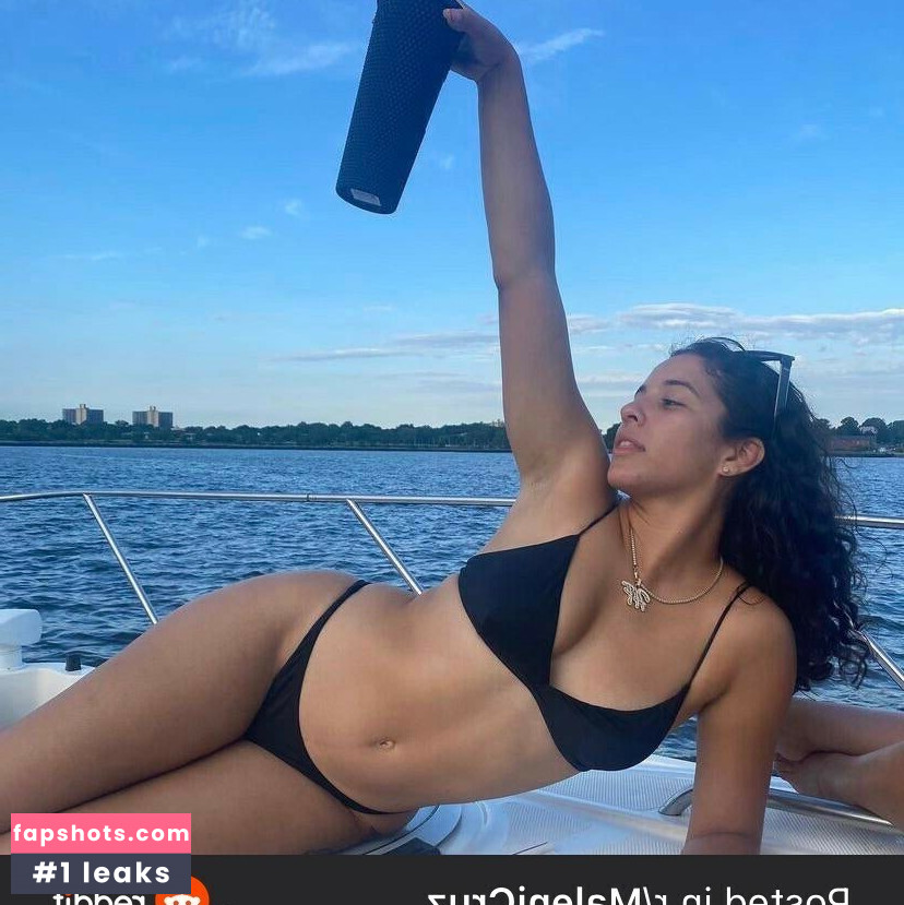 Maleni Cruz gallery photo #99