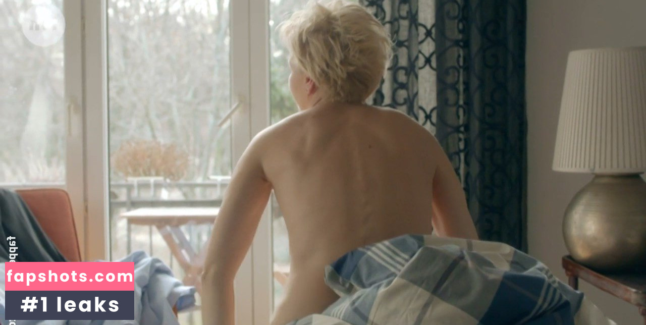 Malgorzata Kozuchowska gallery photo #2