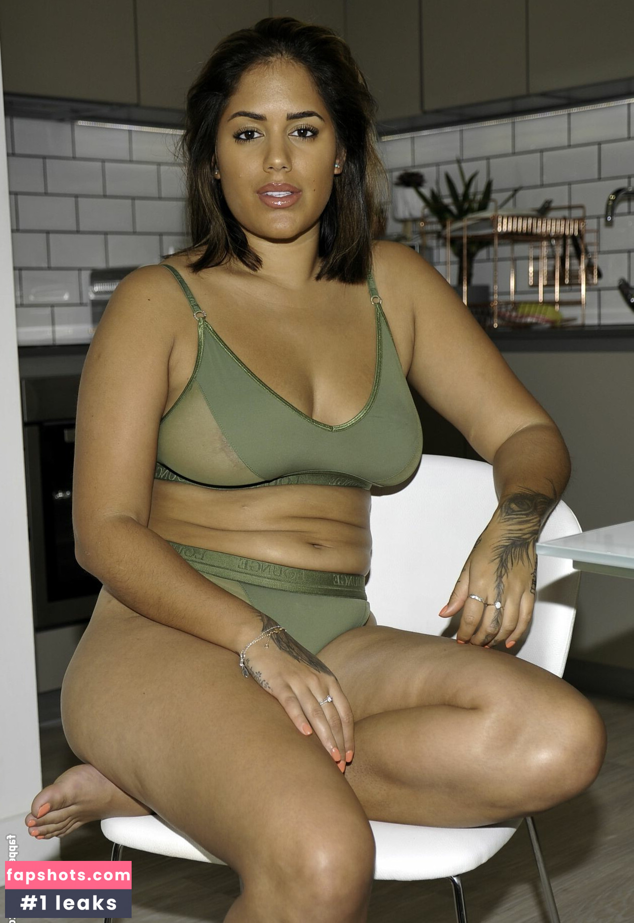 Malin Andersson gallery photo #12