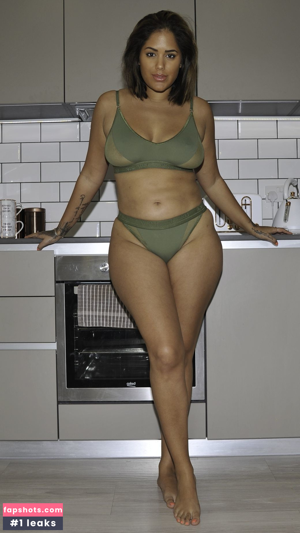 Malin Andersson gallery photo #156