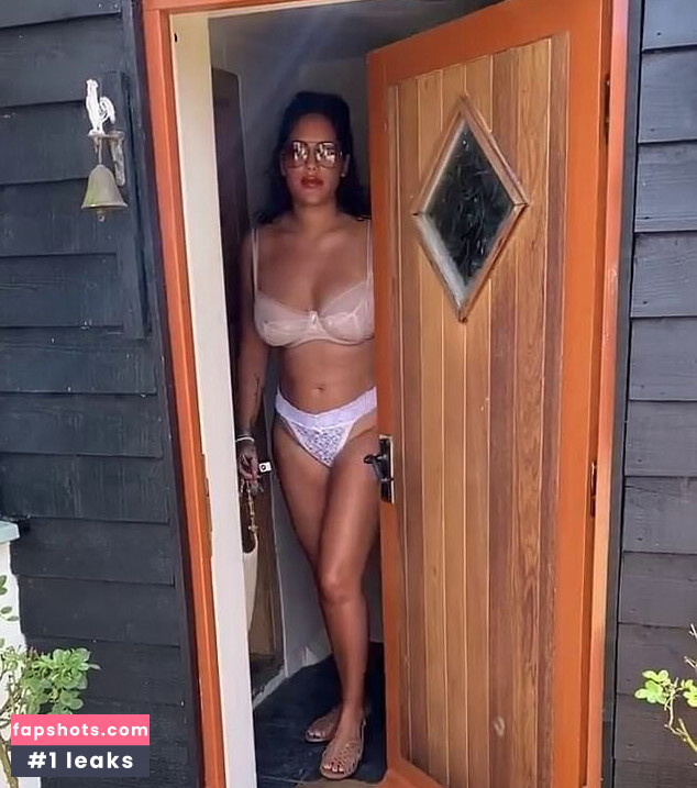 Malin Andersson gallery photo #8