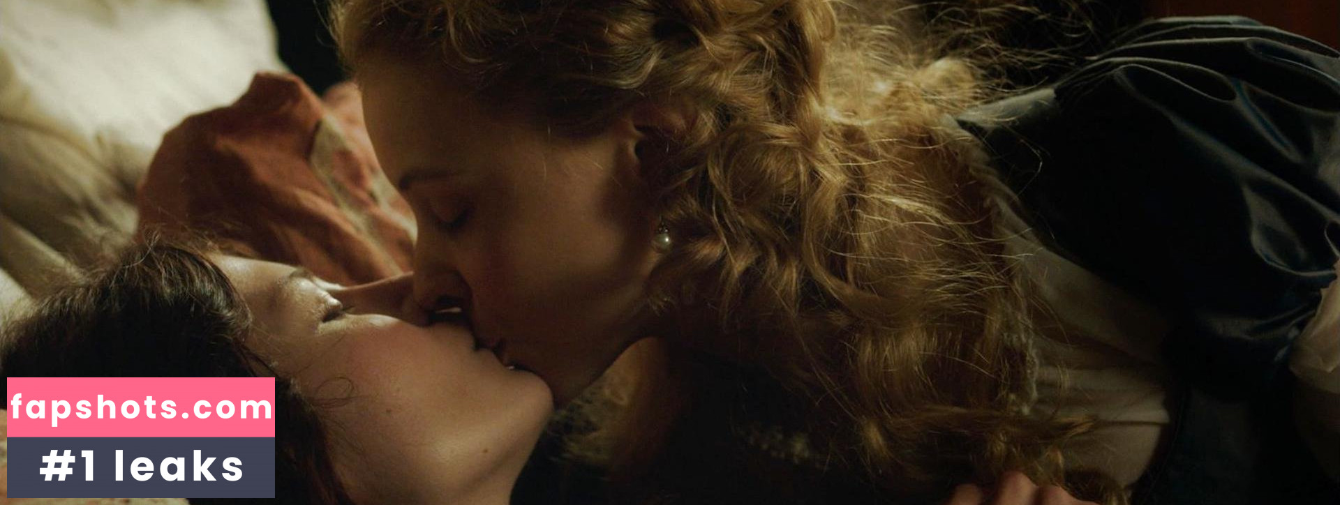 Malin Buska gallery photo #2