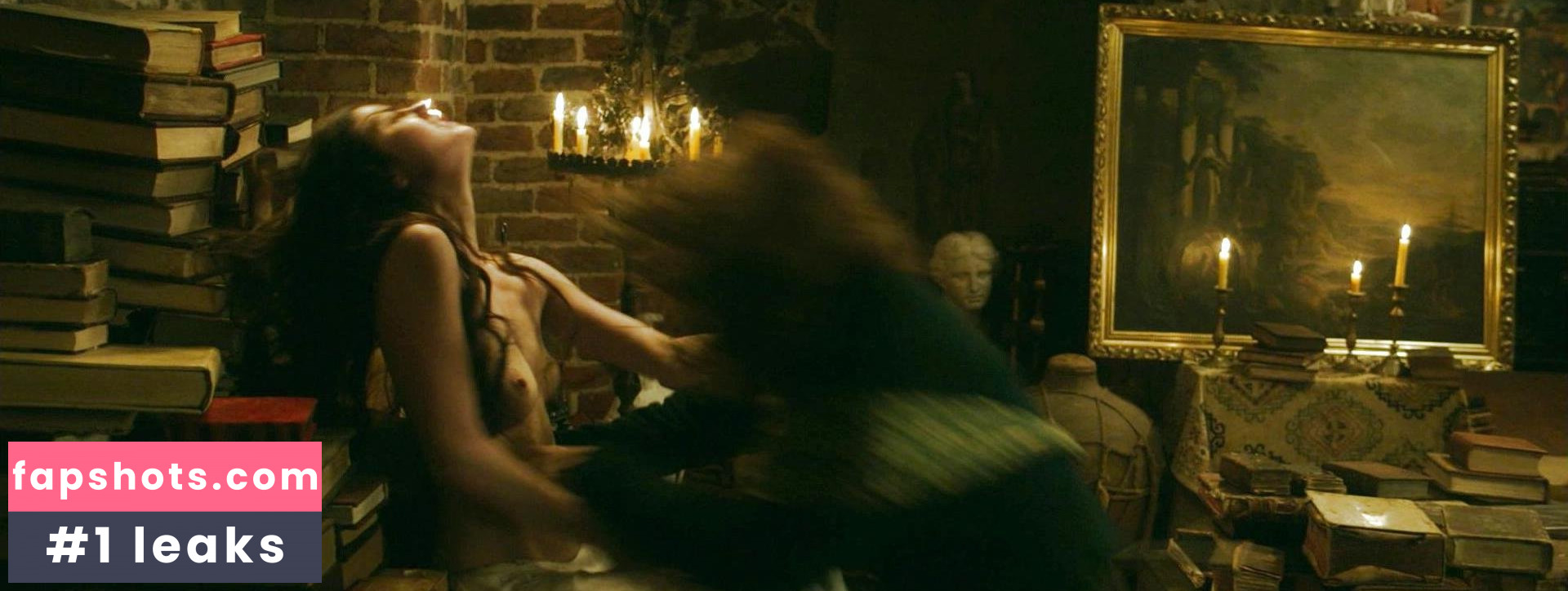 Malin Buska gallery photo #5