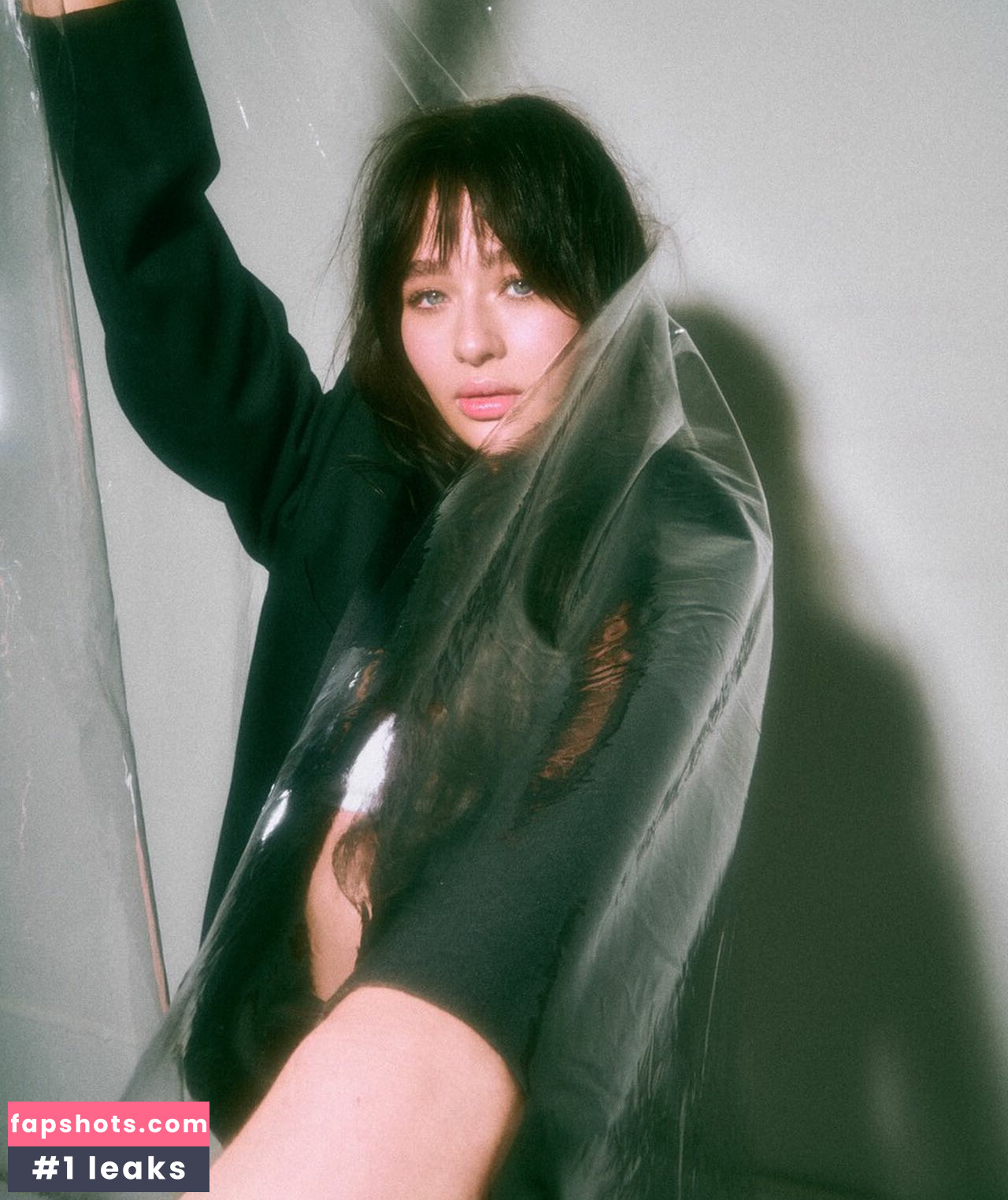 Malina Weissman gallery photo #15