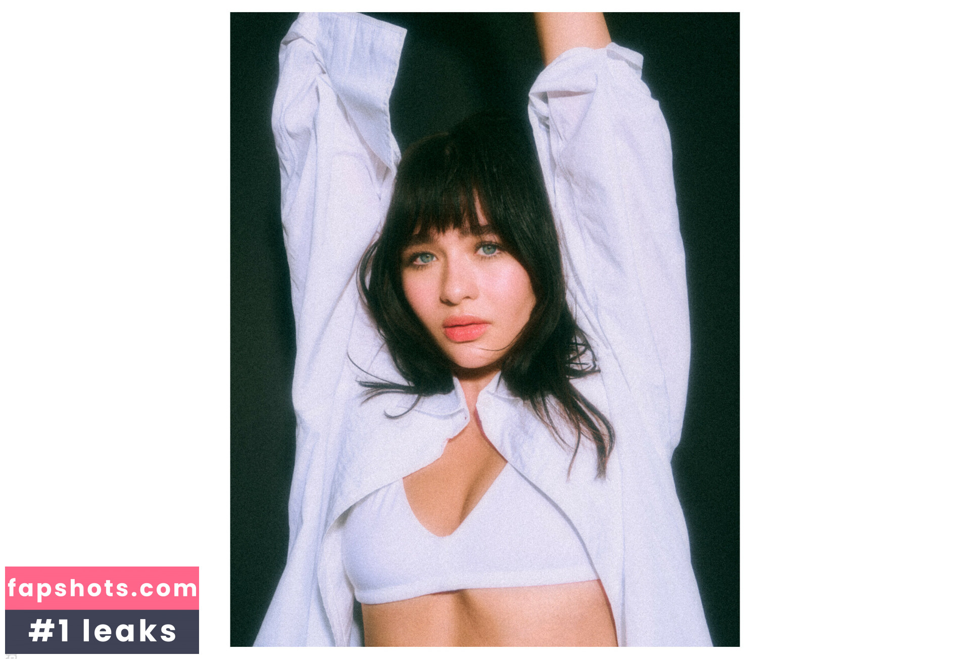 Malina Weissman gallery photo #17