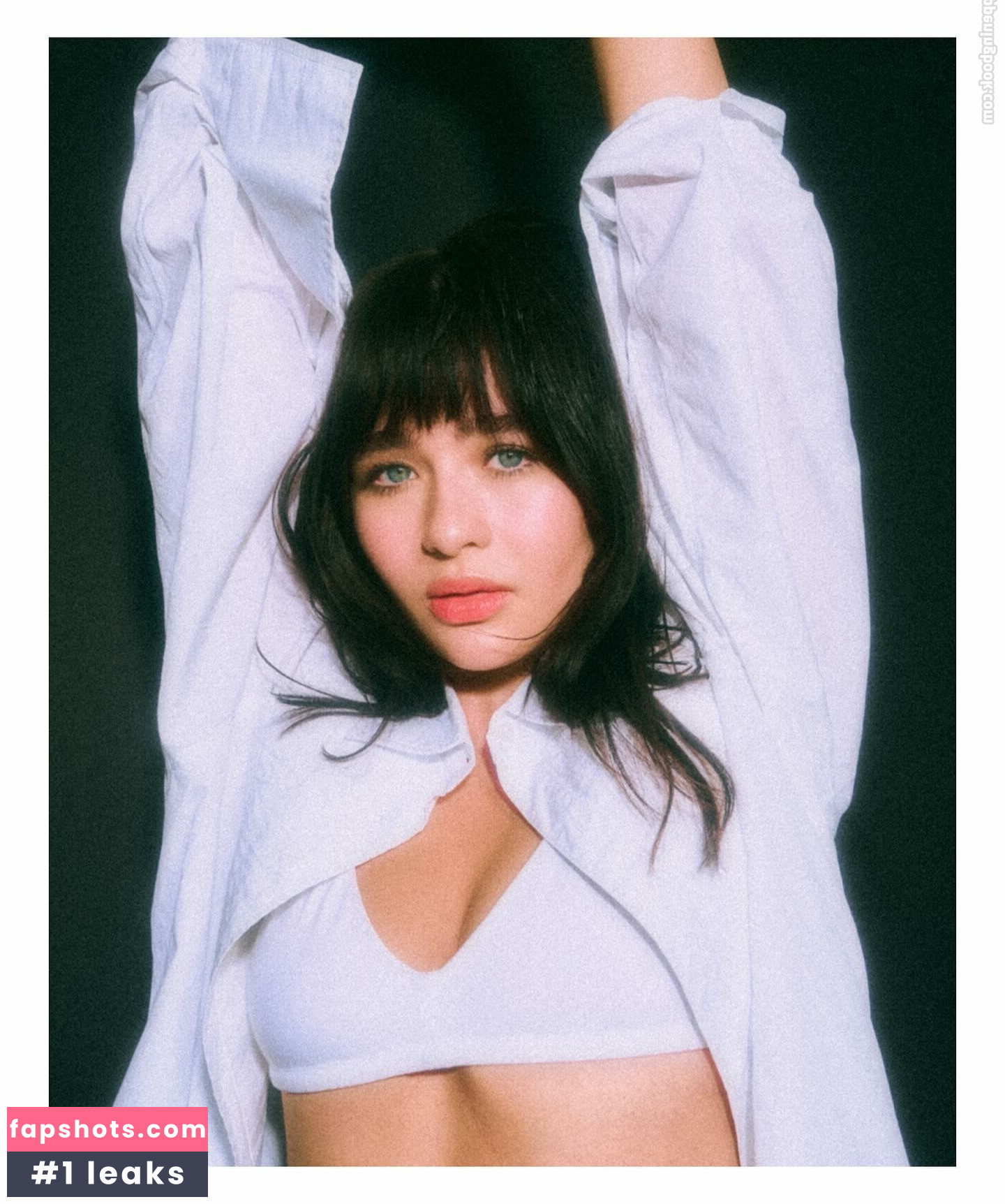 Malina Weissman gallery photo #32