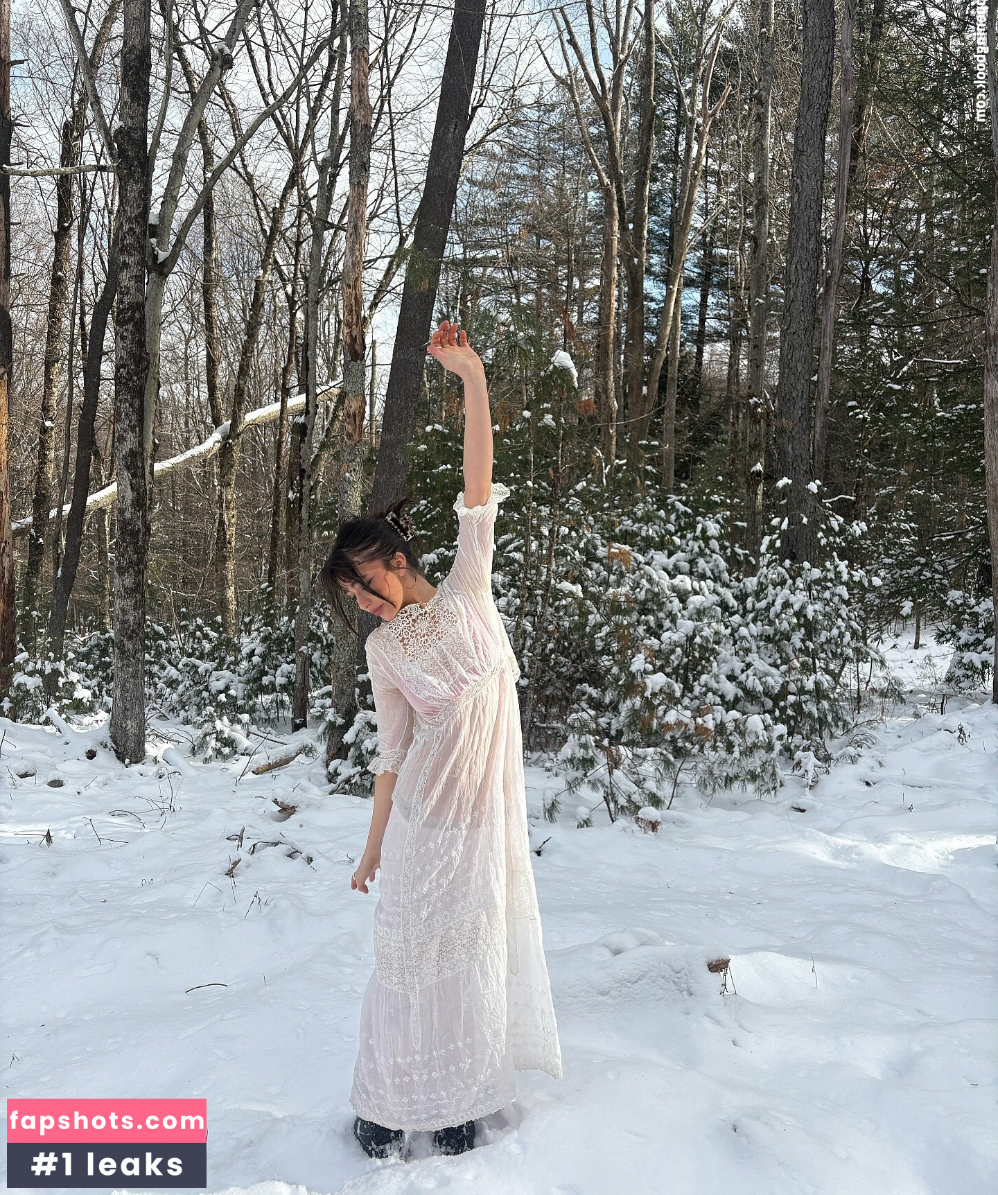 Malina Weissman gallery photo #39