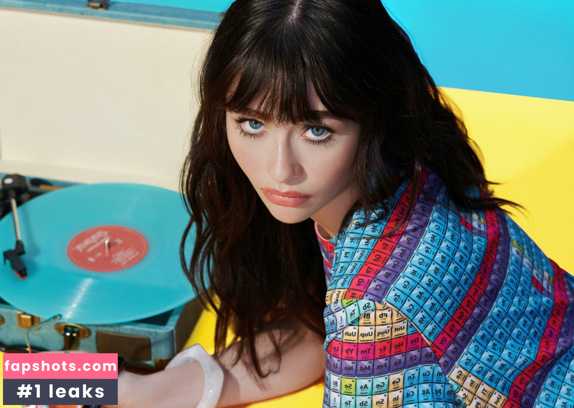 Malina Weissman gallery photo #8