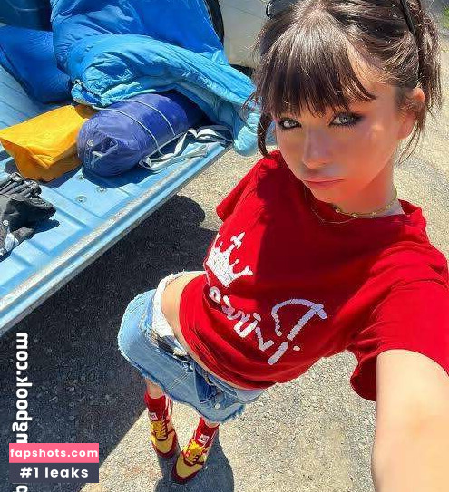 Malina Weissman gallery photo #80