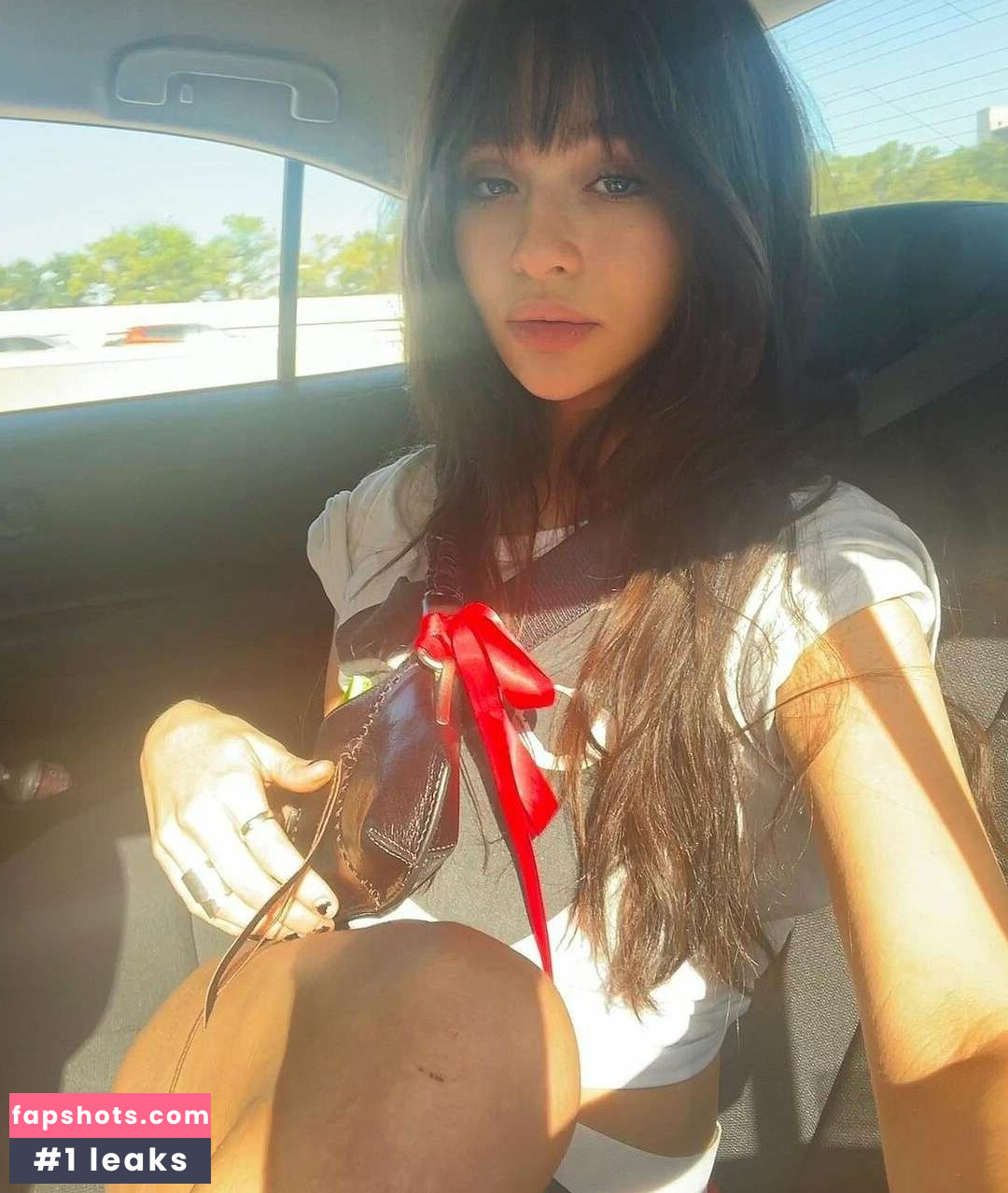 Malina Weissman gallery photo #83