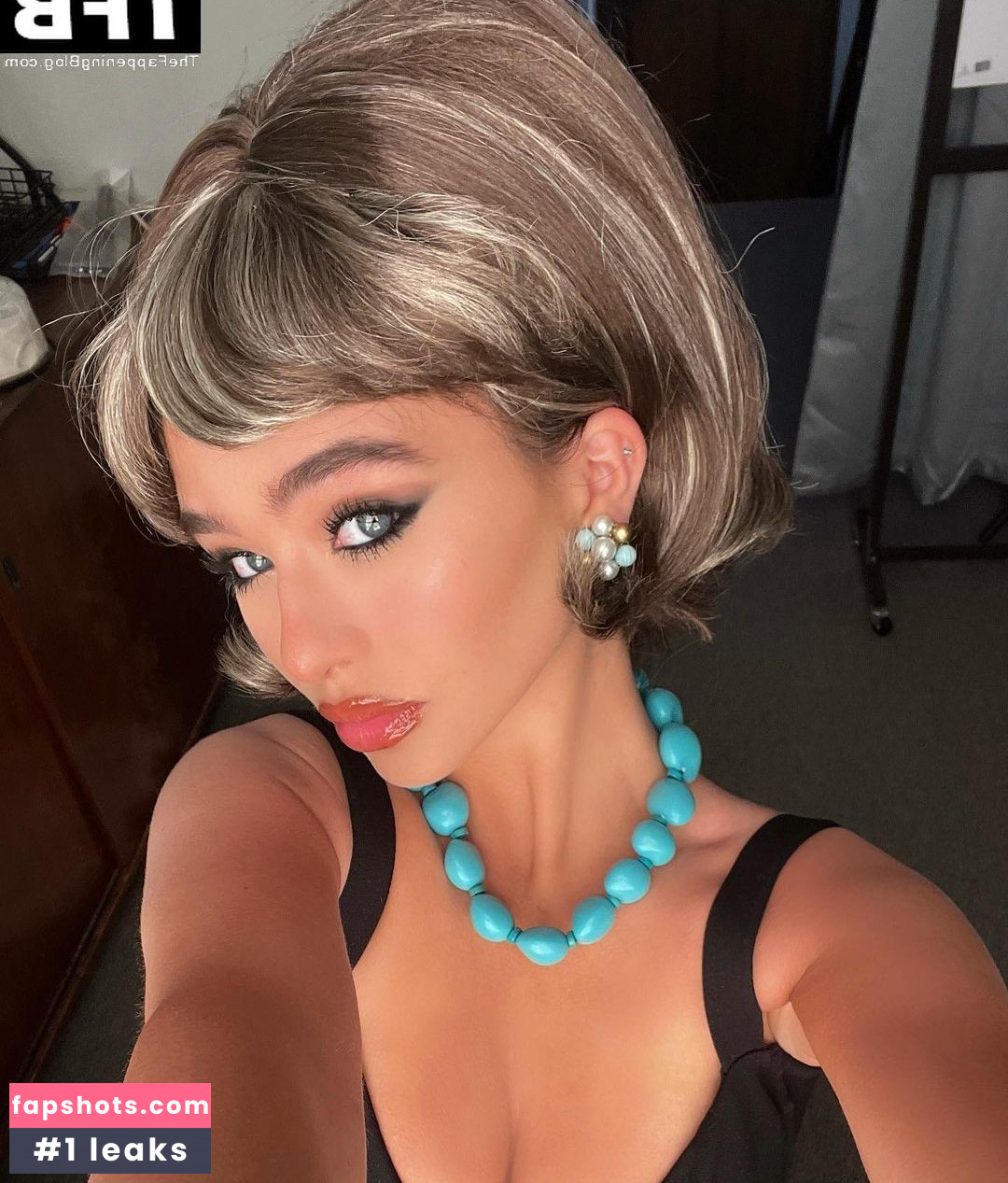 Malina Weissman gallery photo #89