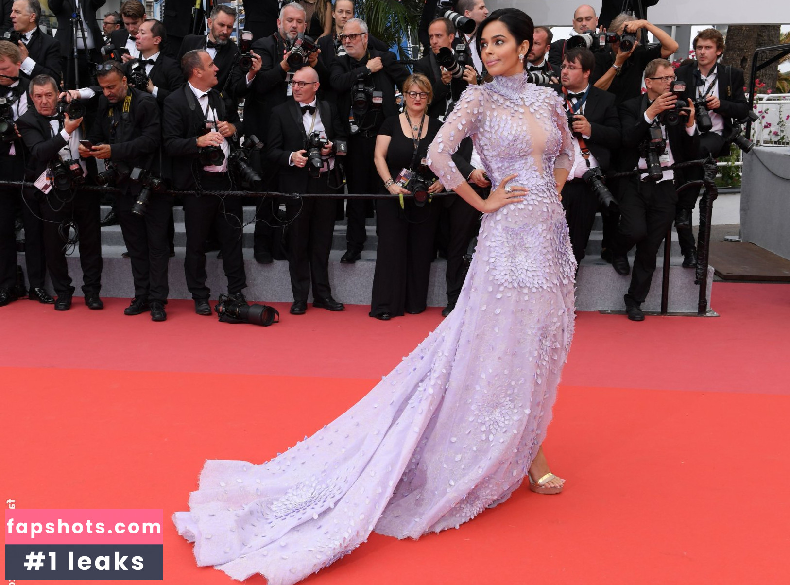 Mallika Sherawat Nahé úniky fotek pouze od fanoušků #77 - Fapshots