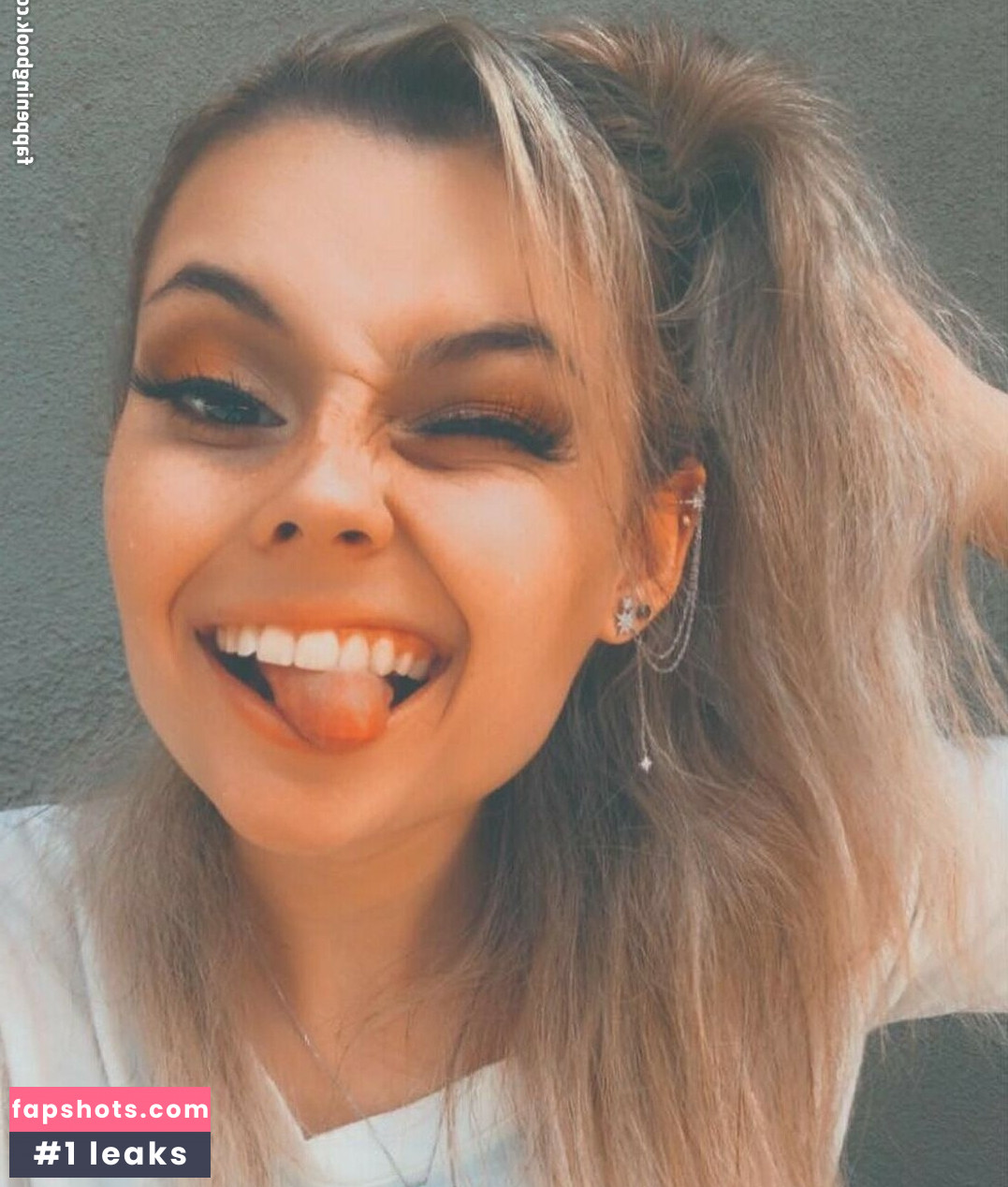 Mally_Mouse gallery photo #103