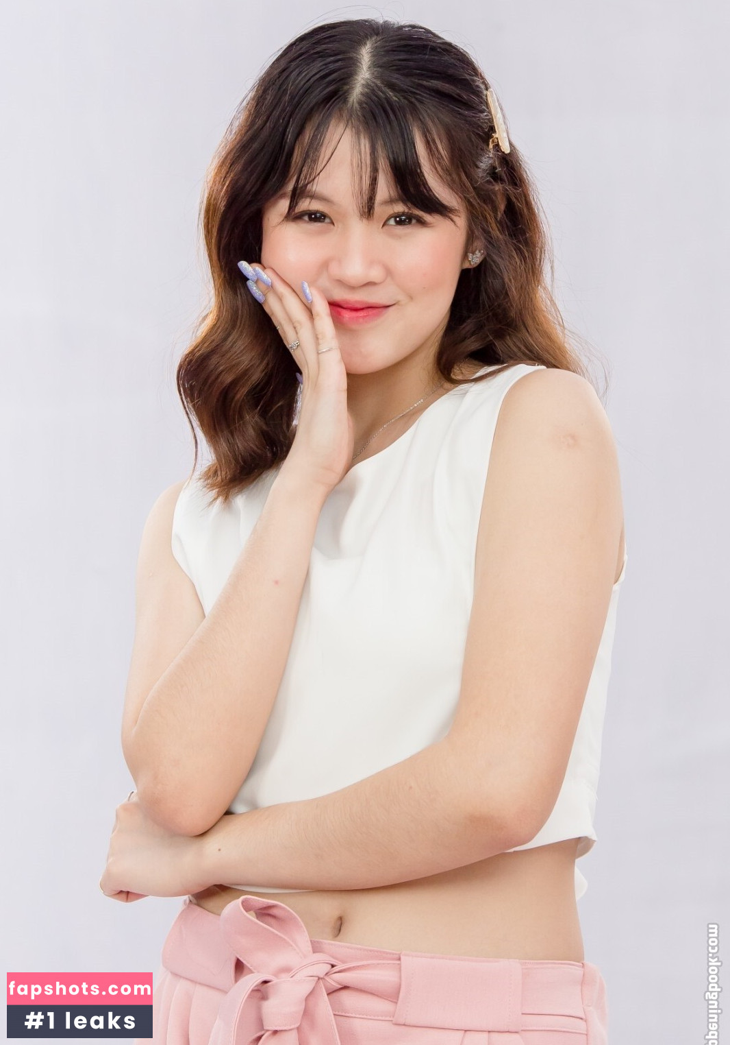 Maloi Bini gallery photo #3