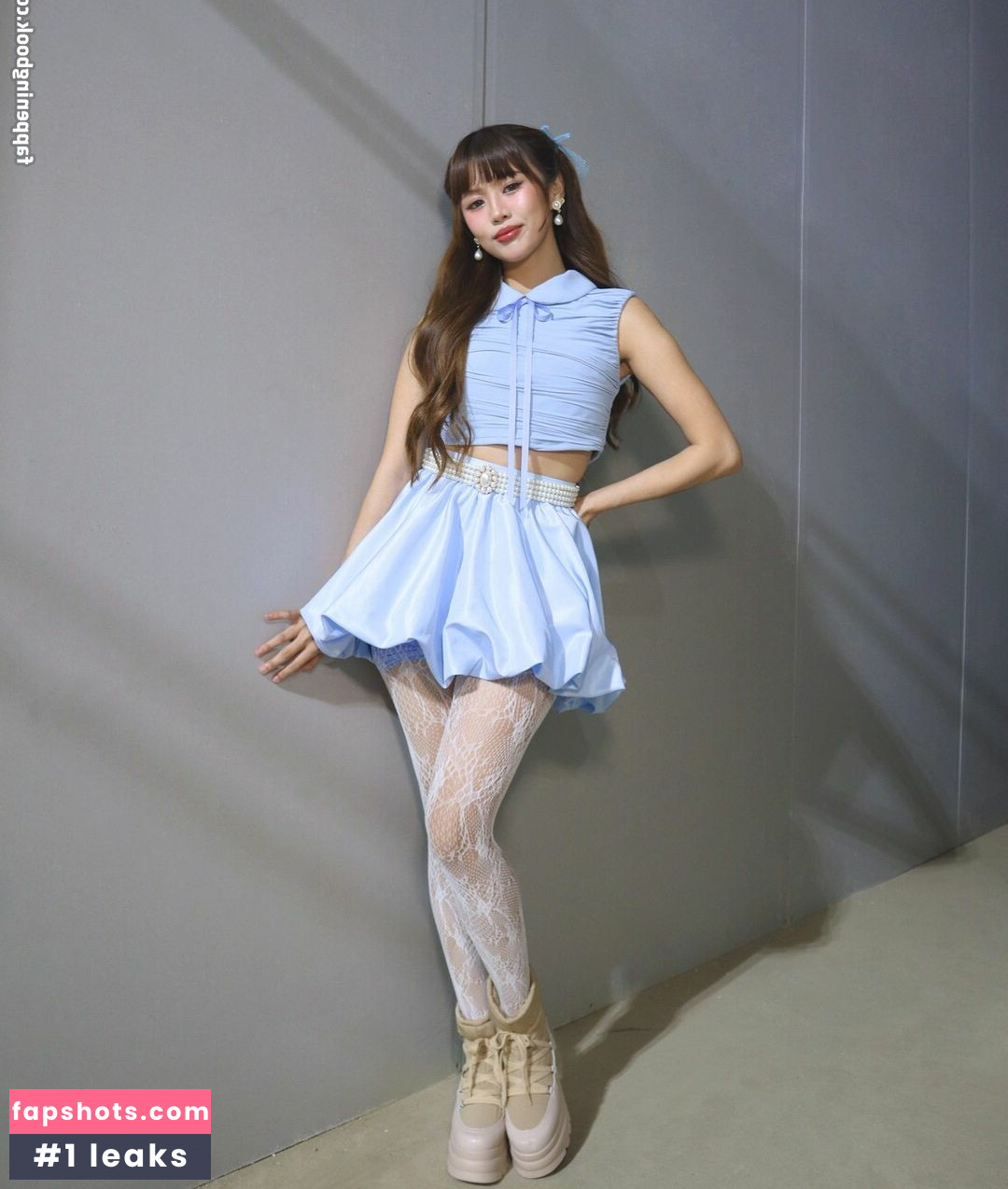 Maloi Bini gallery photo #6