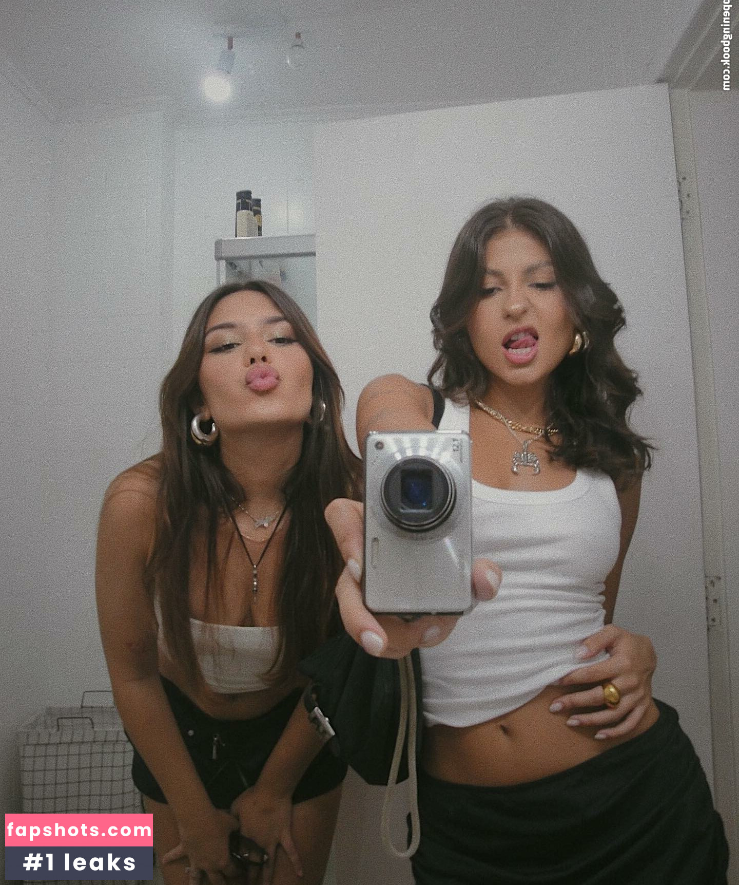 Malu Camargo gallery photo #39