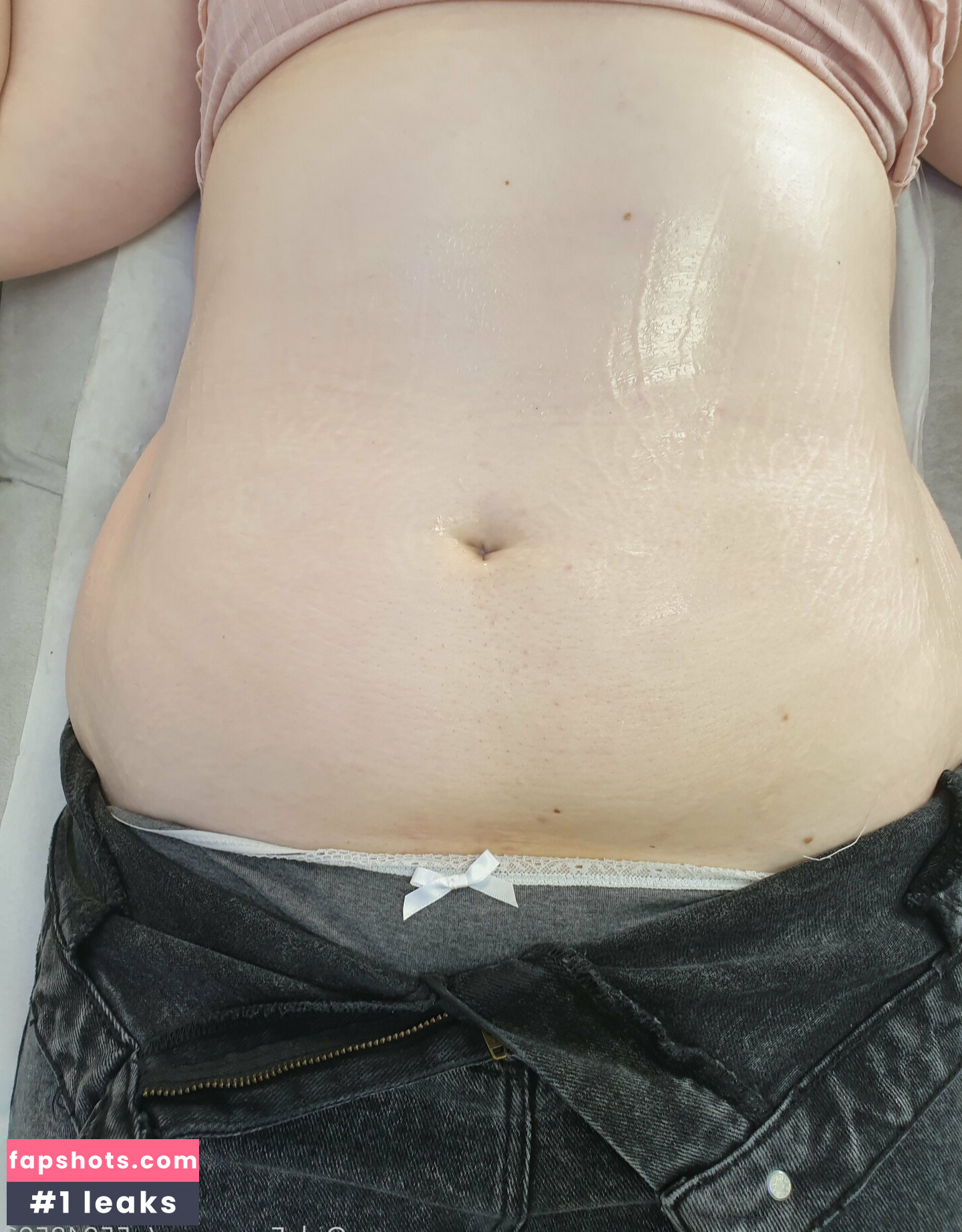 mamma-milk nude babe gallery