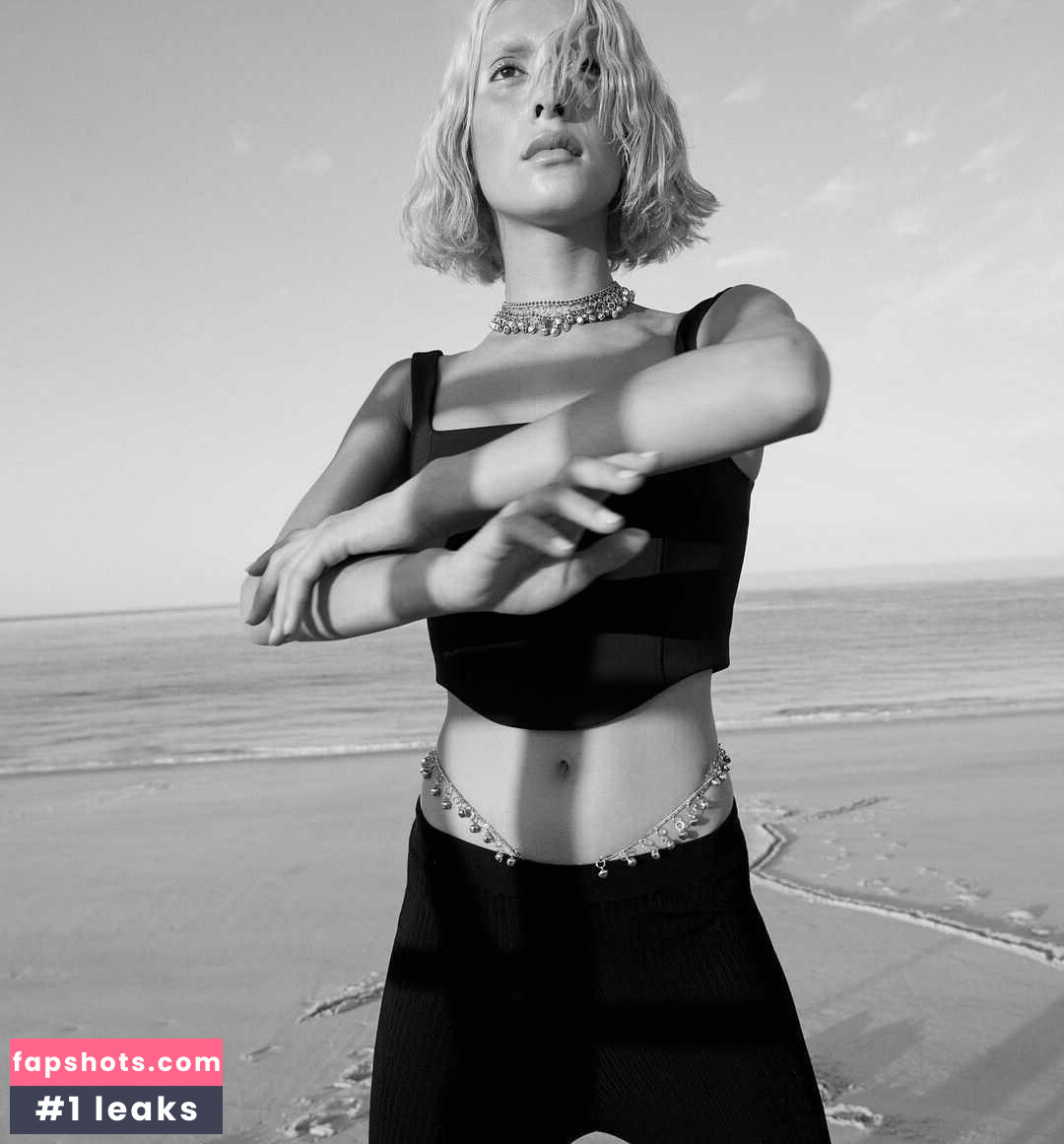 Manahou Mackay gallery photo #23