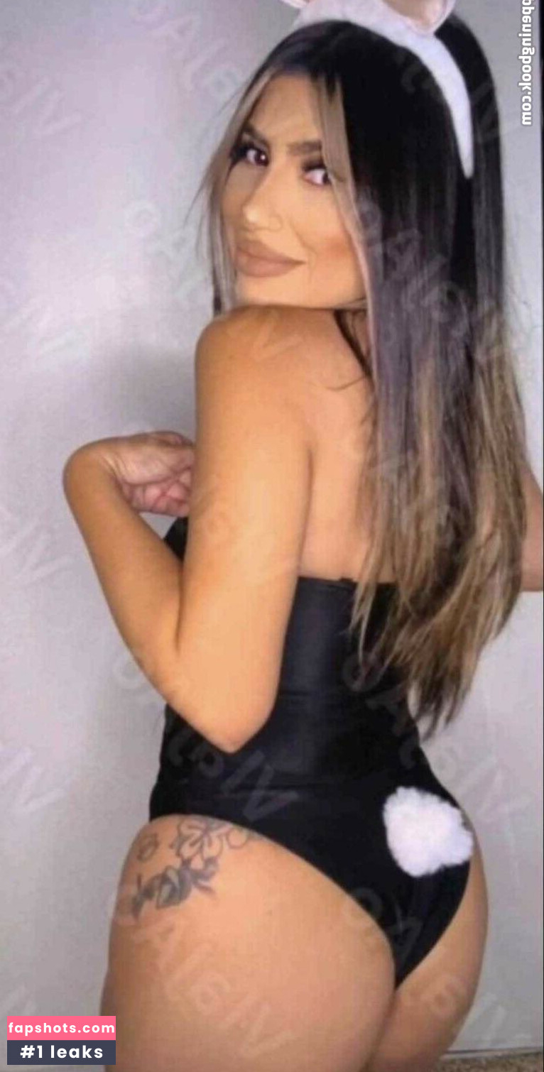 Mandi Awadis (@Mandiawadis) gallery photo #2