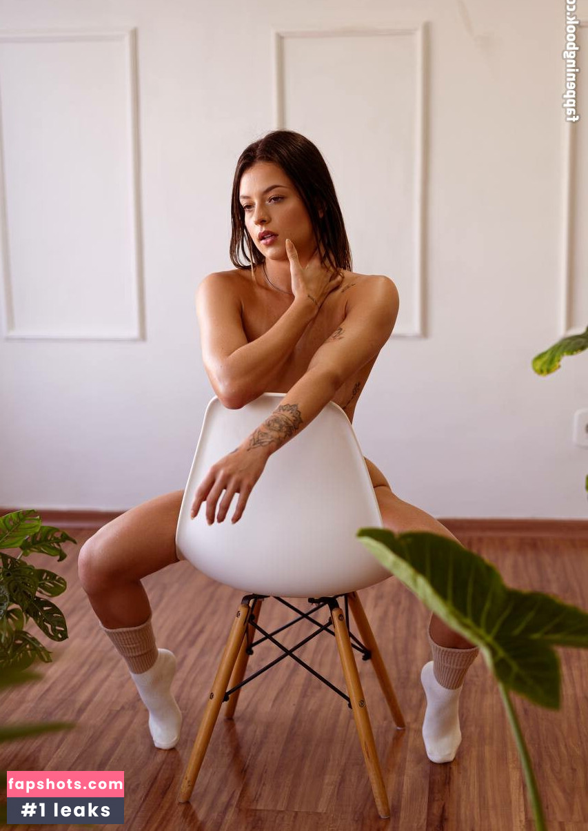 Mandinha Nude Leaks OnlyFans Photos #20 - LeakJerk