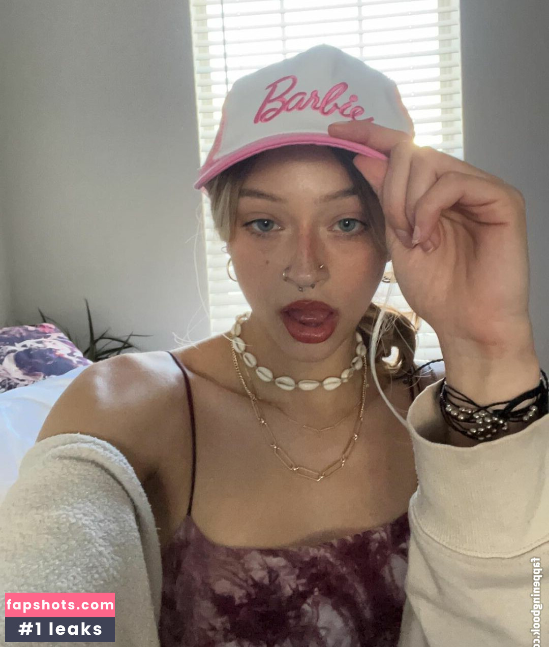 manicpixieagony gallery photo #32