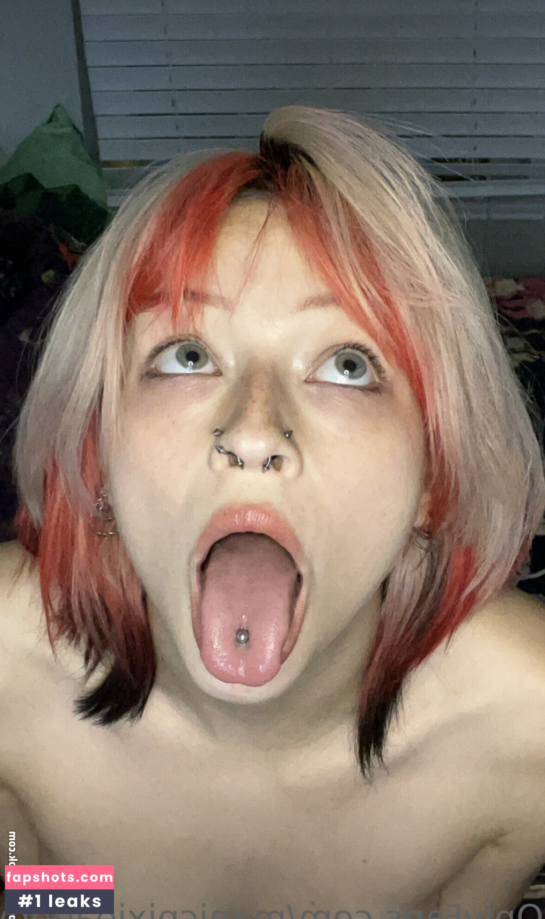 manicpixieagony nude babe gallery